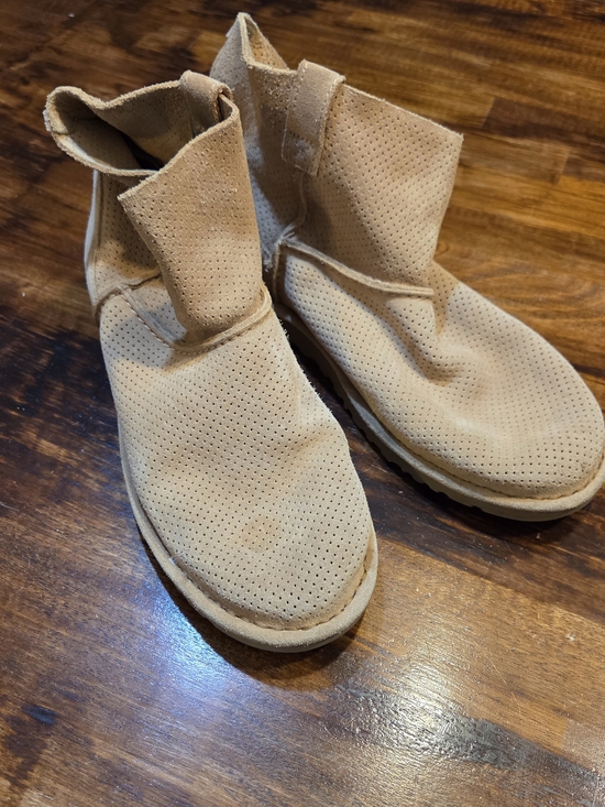 UGG Shoes - UGG Women's Classic Unlined Mini Perf Boots Size 9 Tan Gorpcore Preppy Boho